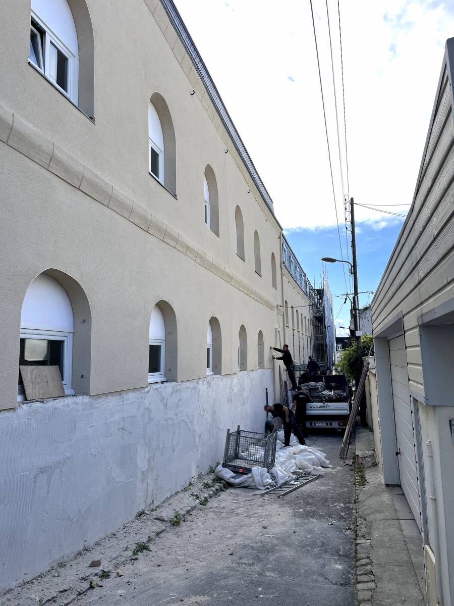 Imperméabiliser son bâtiment avec un enduit projeté décoratif